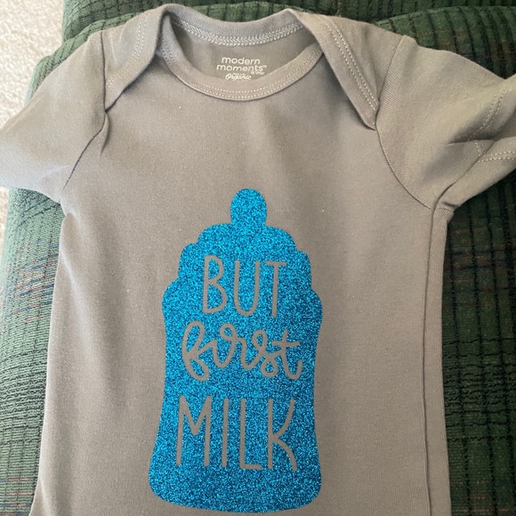 Baby onesie - Picture 1 of 1